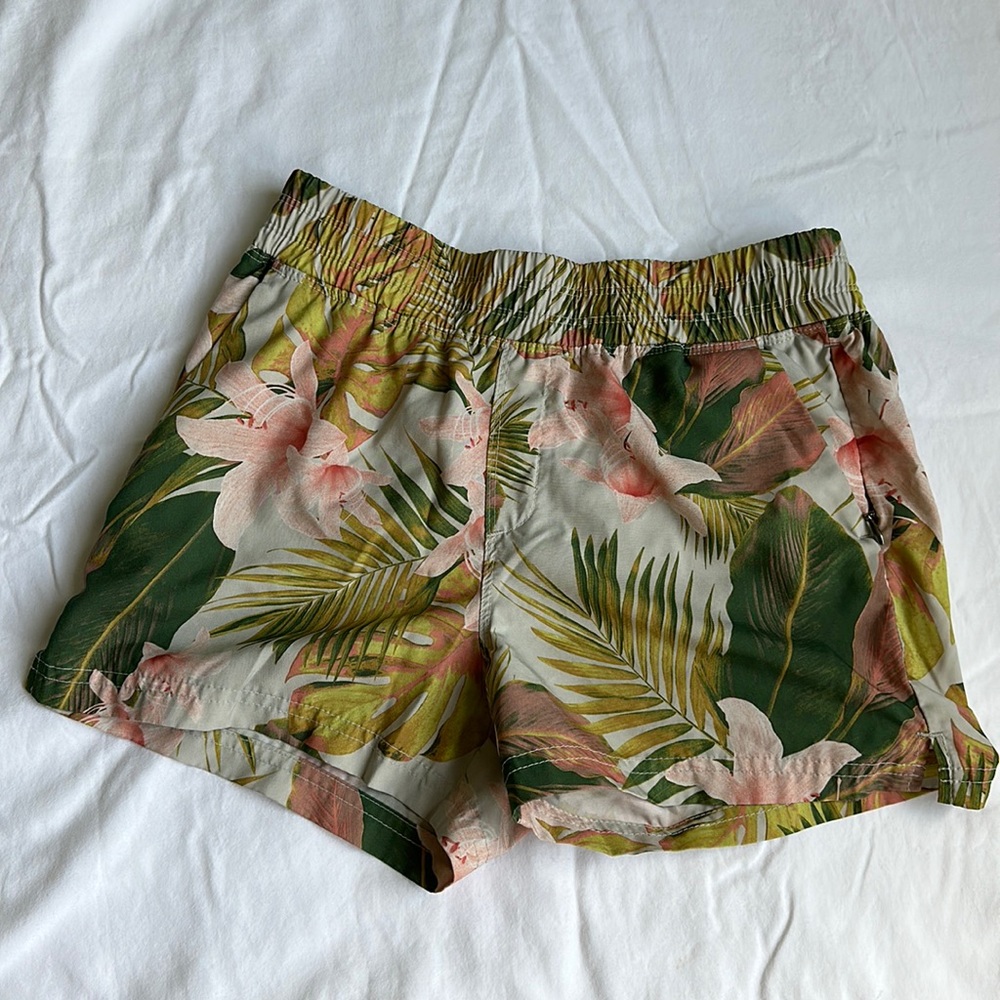 Tropical shorts